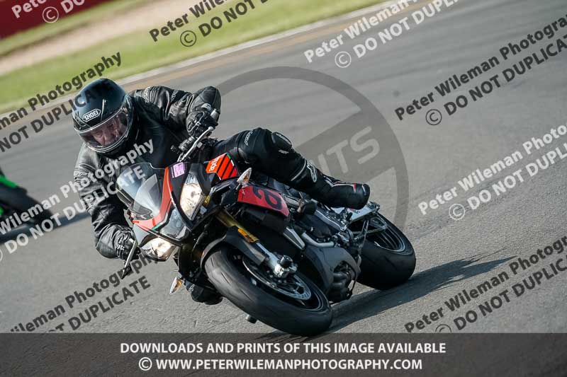 donington no limits trackday;donington park photographs;donington trackday photographs;no limits trackdays;peter wileman photography;trackday digital images;trackday photos